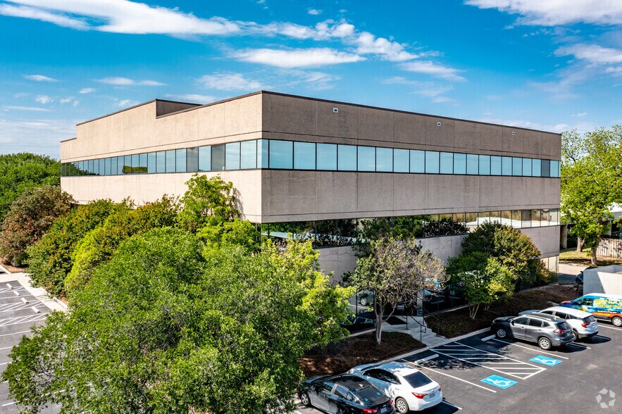 900 Isom Rd, San Antonio, TX for sale - Building Photo - Image 3 of 4