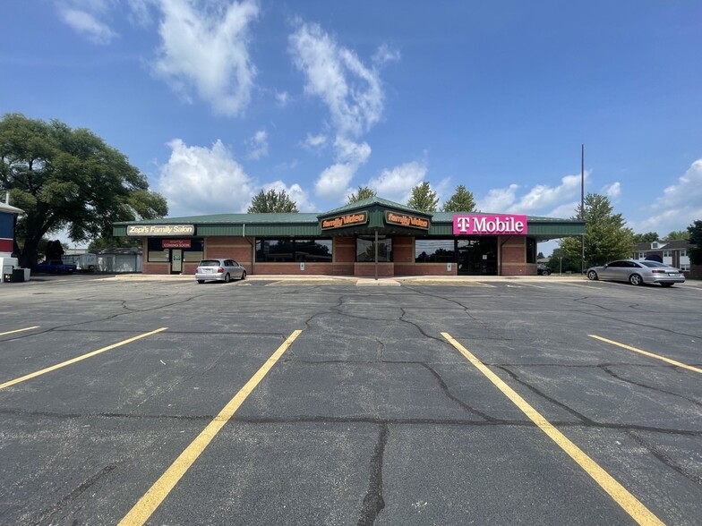 497 W IL Route 38, Rochelle, IL for lease - Building Photo - Image 2 of 2