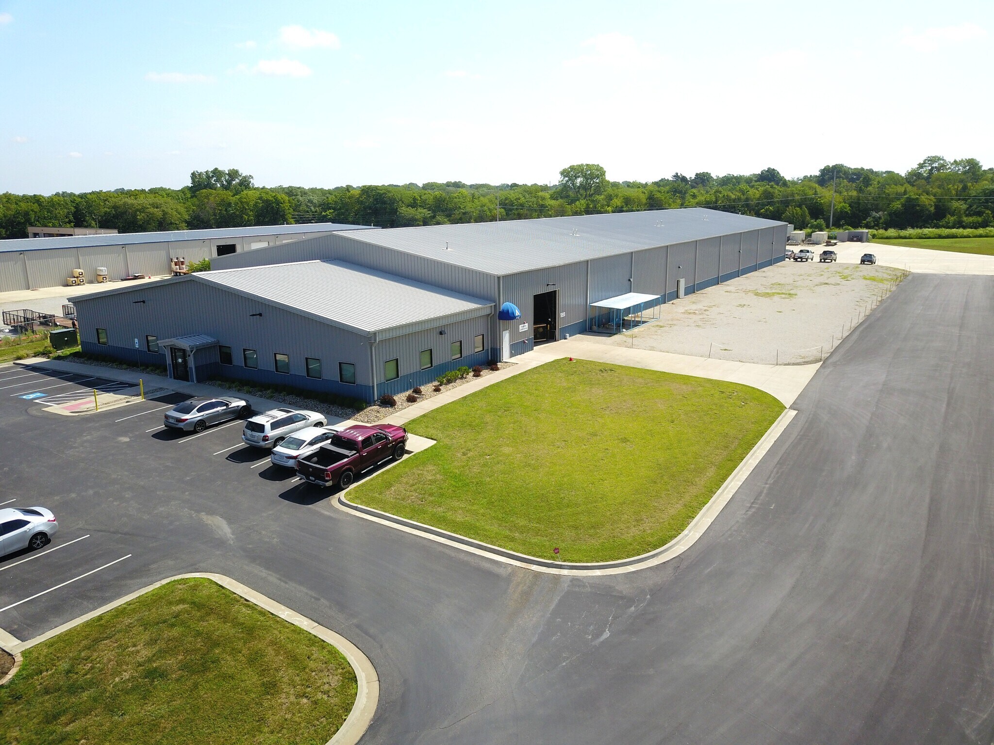 13601 Arrington Rd, Grandview, MO for sale Primary Photo- Image 1 of 19