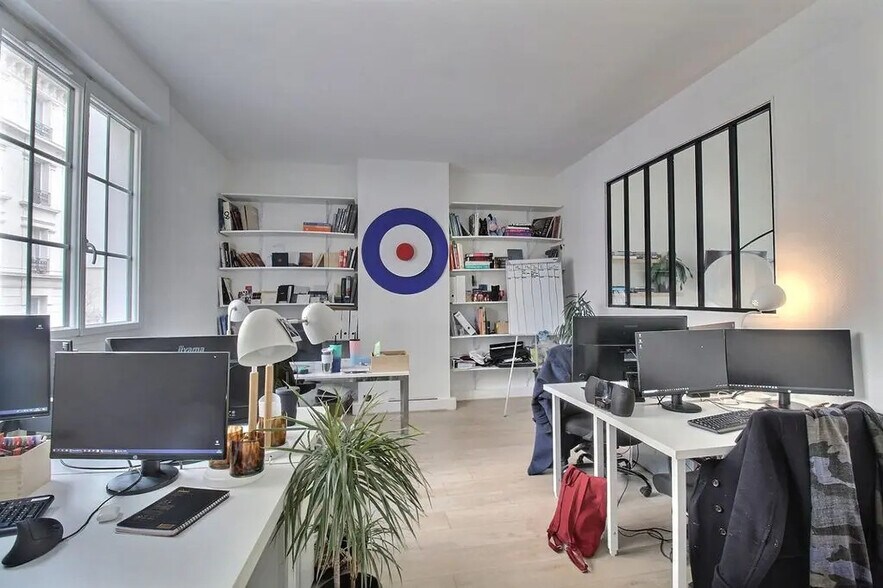 33 Rue Claude Lorrain, Paris for lease - Interior Photo - Image 2 of 10