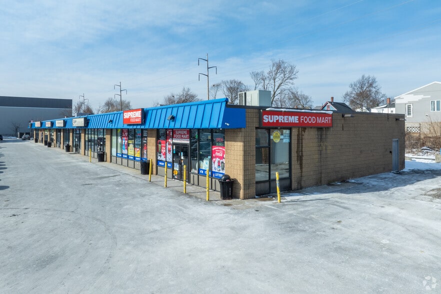 976-1032 Eastern Ave, Malden, MA for lease - Primary Photo - Image 3 of 6