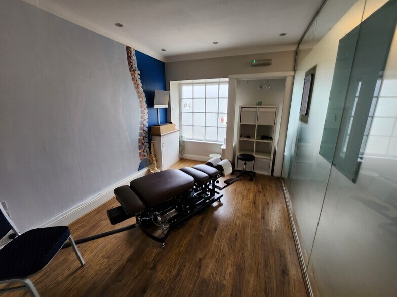 77-79 Dedworth Rd, Windsor for lease - Interior Photo - Image 2 of 8