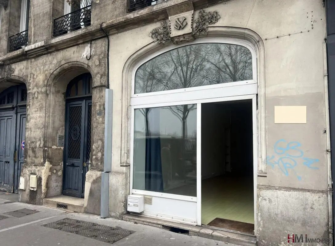Retail in Rouen for sale Building Photo- Image 1 of 4