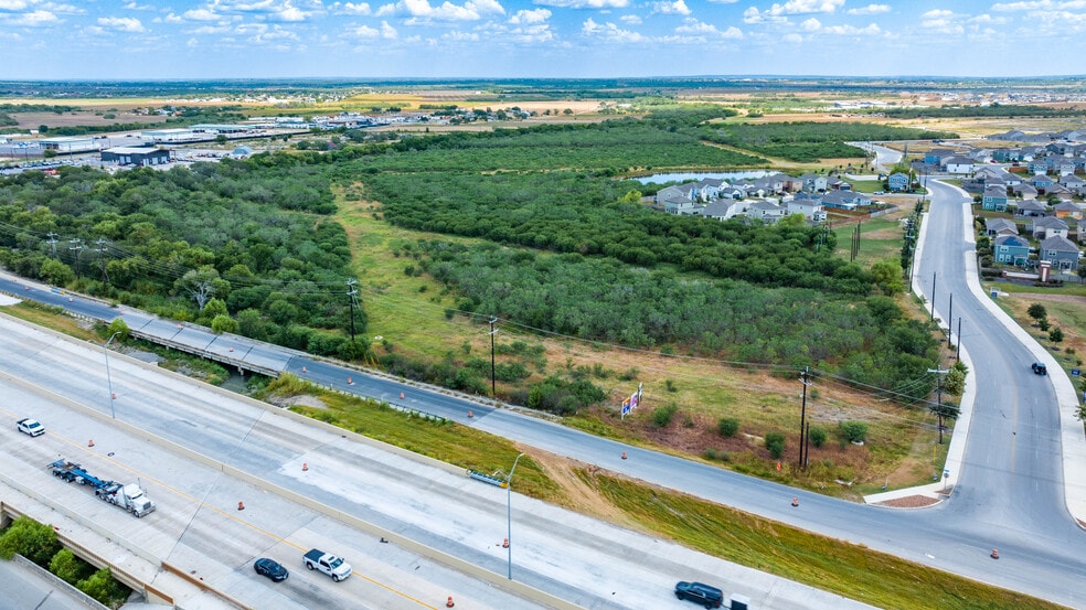 999 E IH 10 9 Rd, Converse, TX for sale - Building Photo - Image 1 of 16