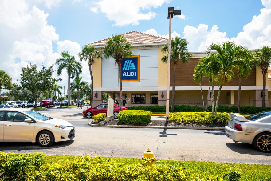 8951 Bonita Beach Rd, Bonita Springs, FL for lease - Building Photo - Image 1 of 14