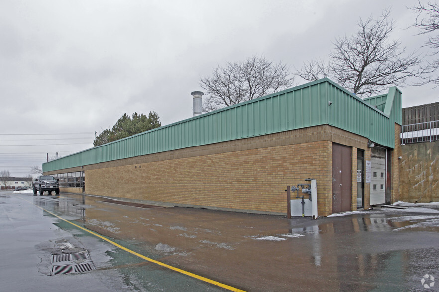 17075 Leslie St, Newmarket, ON for lease - Building Photo - Image 2 of 4