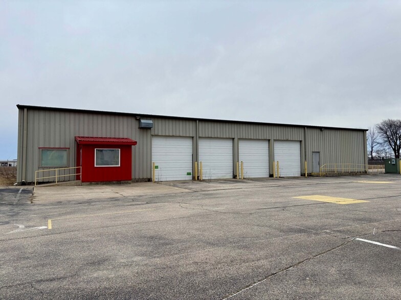 275 Larcel Dr, Sikeston, MO for lease - Primary Photo - Image 1 of 46