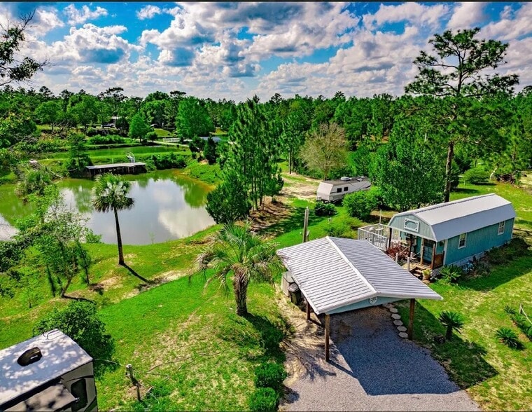 6291 Coy Burgess Loop, Defuniak Springs, FL for sale - Building Photo - Image 3 of 7