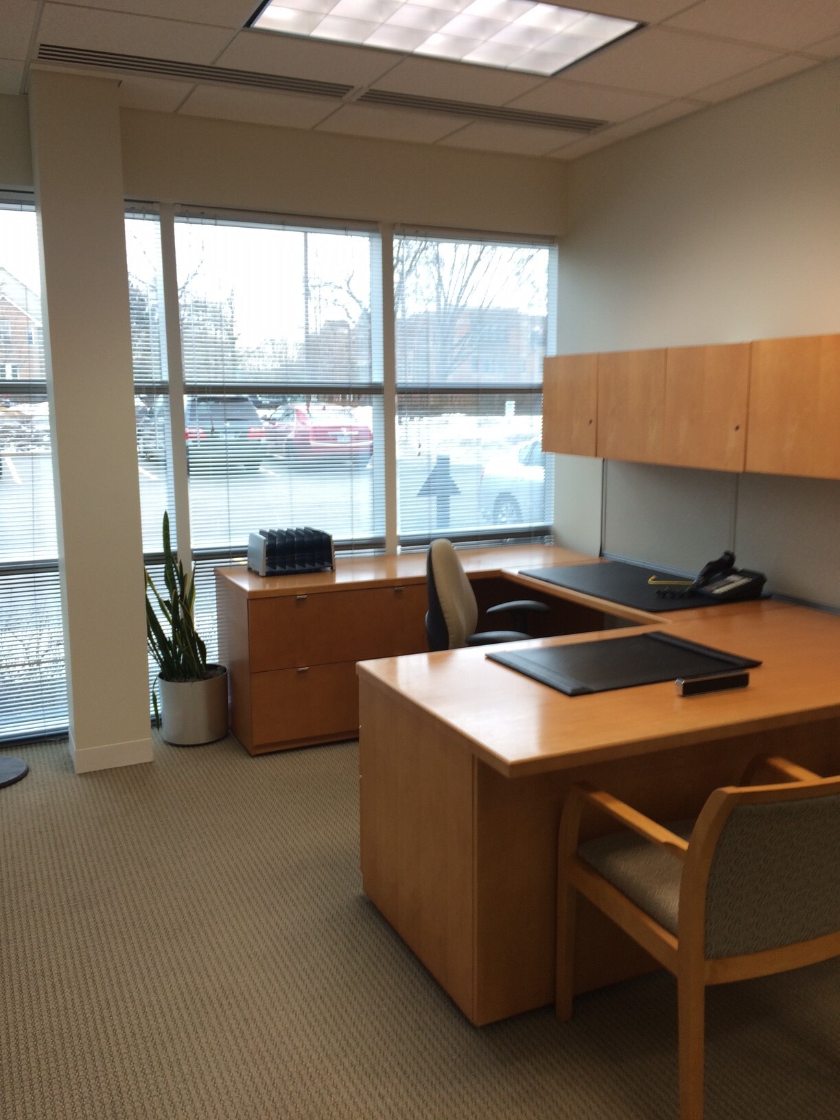 1725 N McGovern St, Highland Park, IL for lease Interior Photo- Image 1 of 5