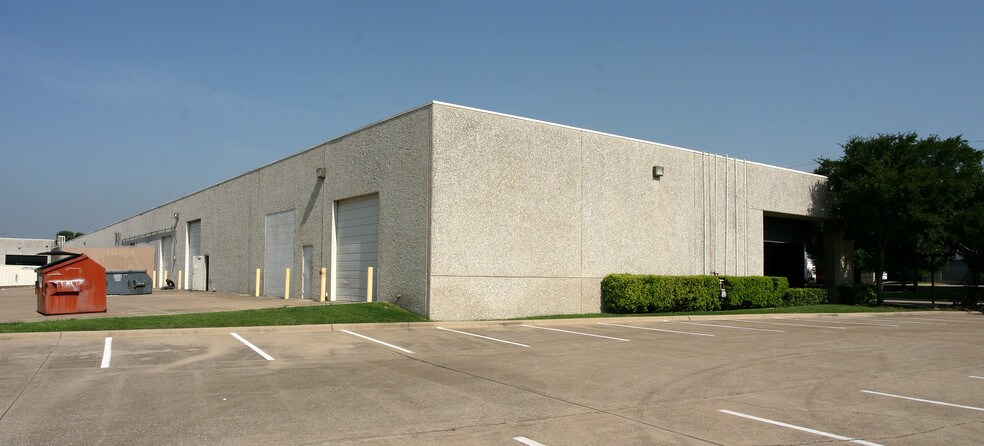 11110-11120 Grader St, Dallas, TX for lease - Building Photo - Image 3 of 5
