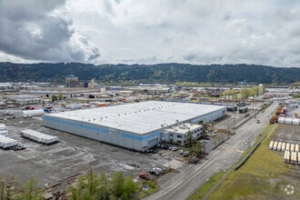 9040 N Burgard Way, Portland, OR - AERIAL  map view