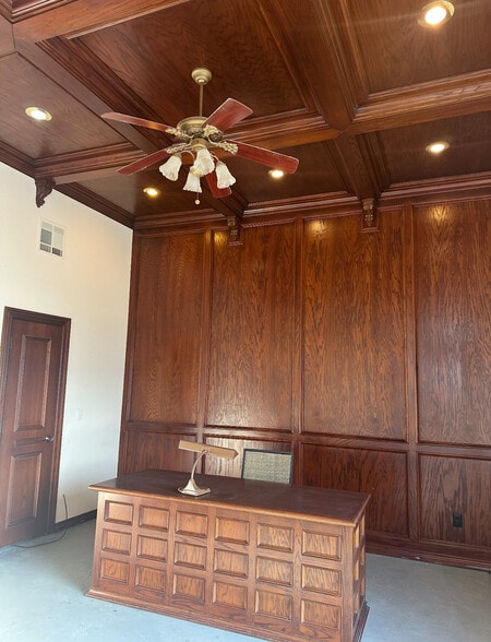 3232 E I 240 Service Rd, Oklahoma City, OK for lease - Building Photo - Image 3 of 10