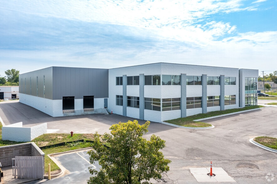 49250 West Rd, Wixom, MI for lease - Building Photo - Image 3 of 9