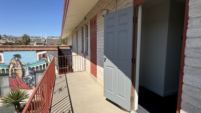 1401 Montana Ave, El Paso, TX for lease Interior Photo- Image 1 of 9