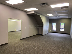 2057 E Aurora Rd, Twinsburg, OH for lease Interior Photo- Image 2 of 6