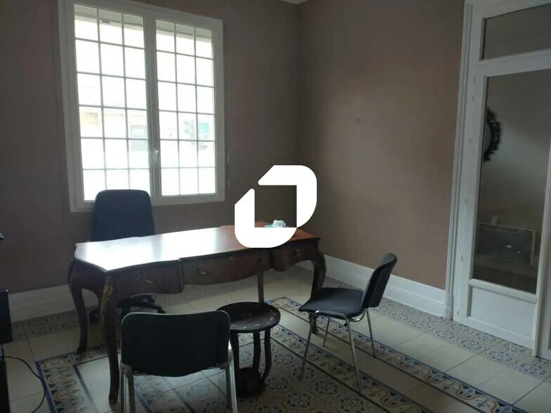 Office in Bordeaux for lease - Building Photo - Image 2 of 17