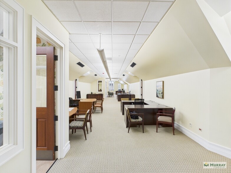 411 W Main St, St Charles, IL for lease - Interior Photo - Image 3 of 10