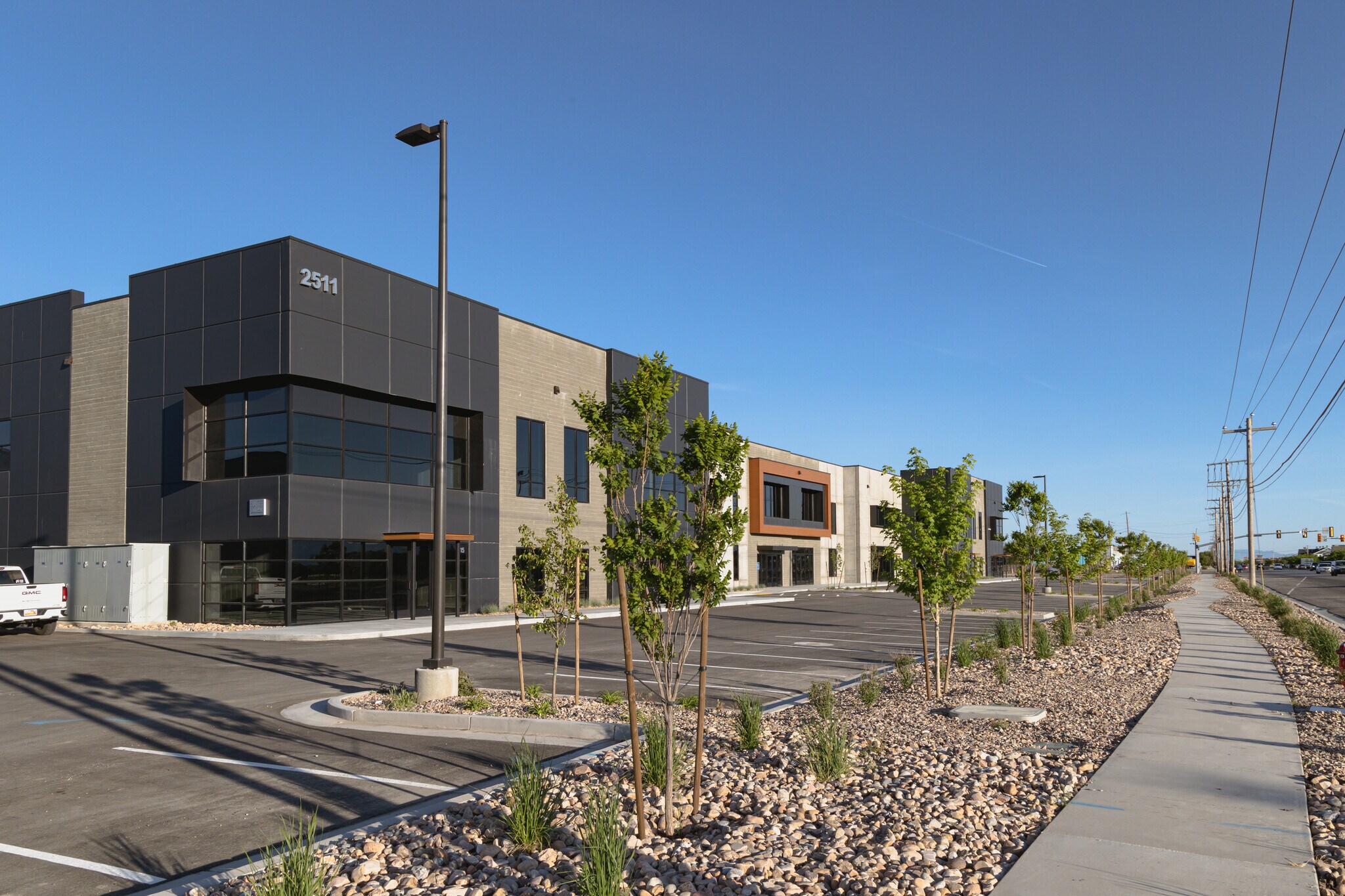 2511 S Redwood Rd W, Woods Cross, UT 84087 SKY LANDING FLEX