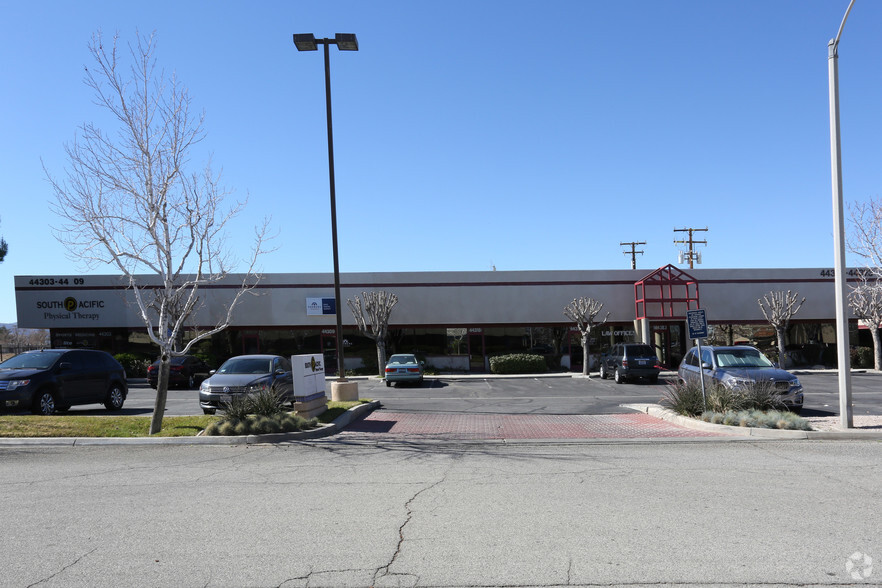 44303-44309 Lowtree Ave, Lancaster, CA for sale - Building Photo - Image 2 of 2