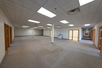 6901 E Fish Lake Rd, Maple Grove, MN for lease Interior Photo- Image 2 of 20