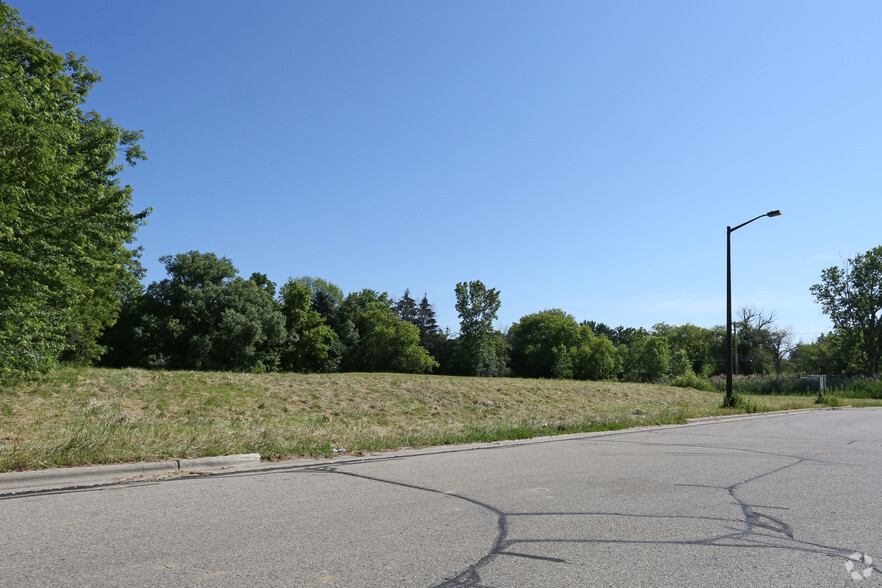 74th St, Kenosha, WI for sale - Primary Photo - Image 1 of 3