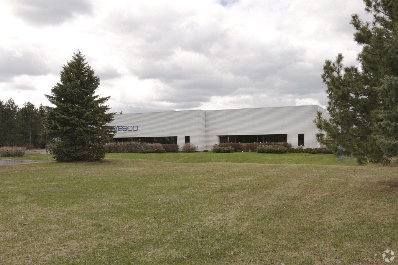 2320 St Laurent Blvd, Ottawa, ON K1G 4J8