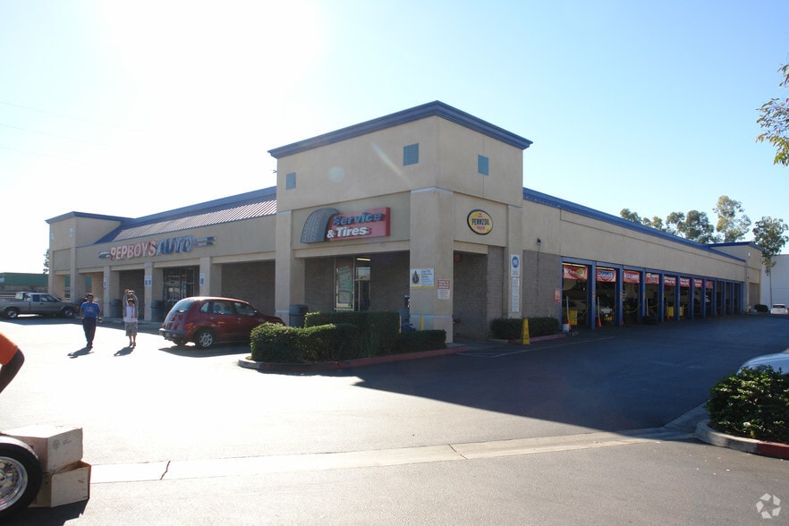 3332 N San Fernando Rd, Los Angeles, CA for lease - Primary Photo - Image 1 of 4