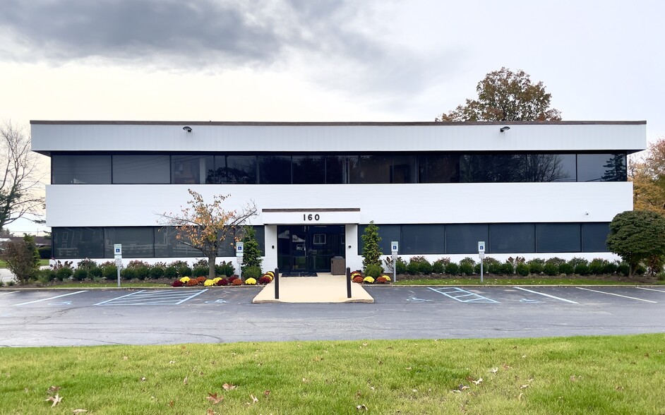 160 Summit Ave, Montvale, NJ for lease - Building Photo - Image 2 of 13