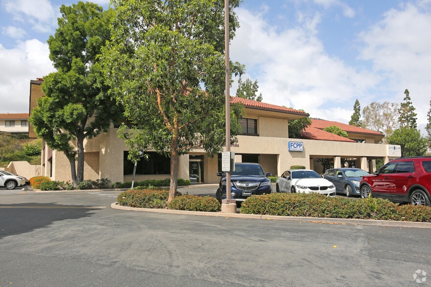 5500 E Santa Ana Canyon Rd, Anaheim, CA for lease - Building Photo - Image 1 of 6