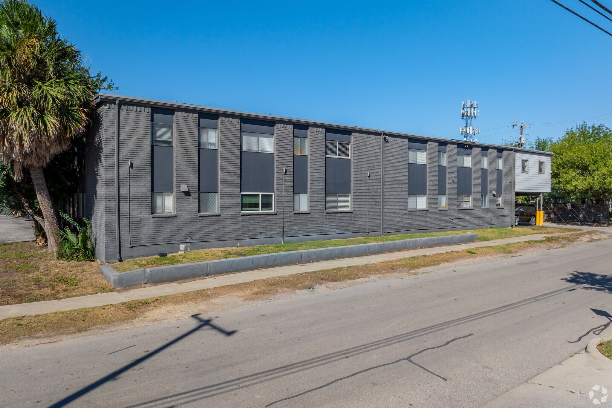 111 E Park Ave, San Antonio, TX for sale Primary Photo- Image 1 of 1