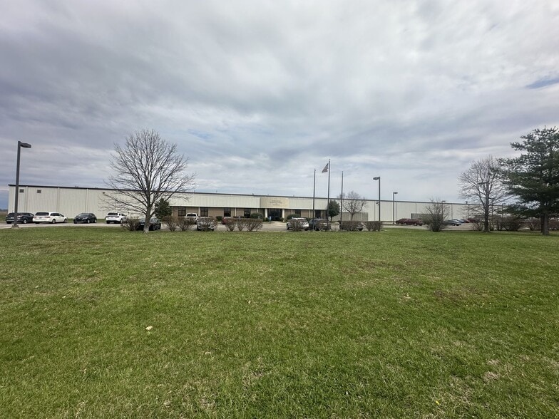 3001 Tamarack Rd, Owensboro, KY for lease - Primary Photo - Image 1 of 13