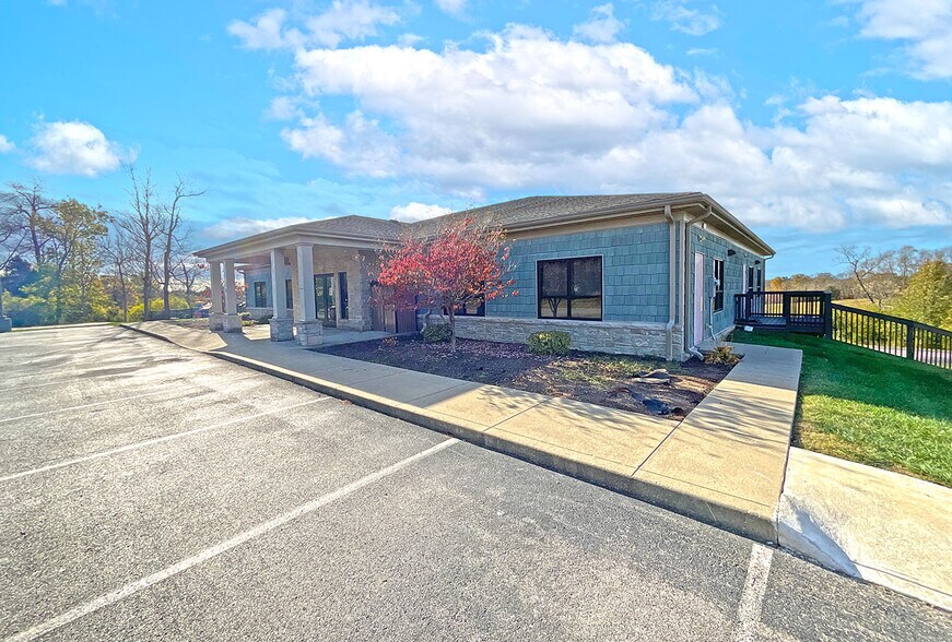 142 Lane View Dr, Frankfort, KY for sale - Building Photo - Image 1 of 13