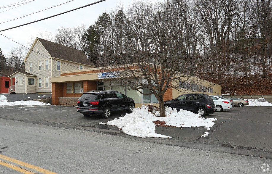 7 Herbert Dr, Latham, NY for sale - Primary Photo - Image 1 of 1