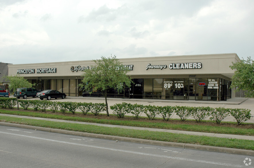 10602 Clay Rd, Houston, TX for lease - Building Photo - Image 3 of 4