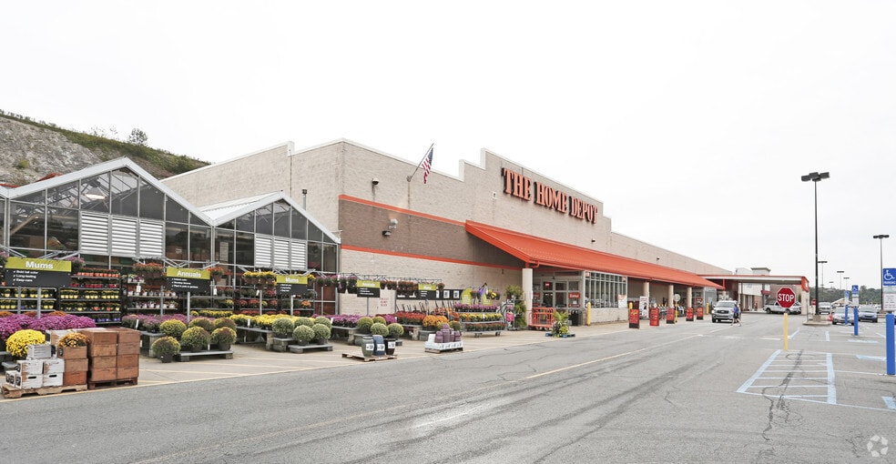 9971 Mountain View Dr, West Mifflin, PA for sale - Primary Photo - Image 1 of 1