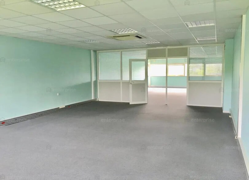 Office in Amiens for sale - Interior Photo - Image 2 of 5