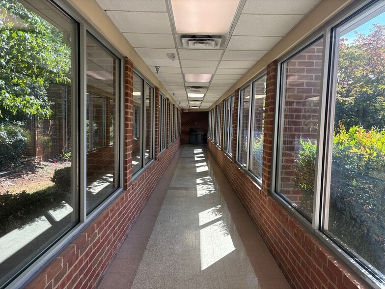 22290 Timberlake Rd, Lynchburg, VA for lease - Building Photo - Image 3 of 19