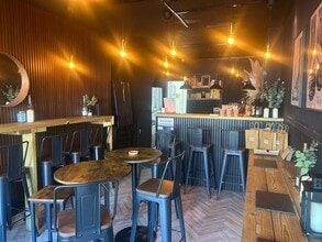 592 Bolton Rd, Manchester for lease Interior Photo- Image 2 of 5