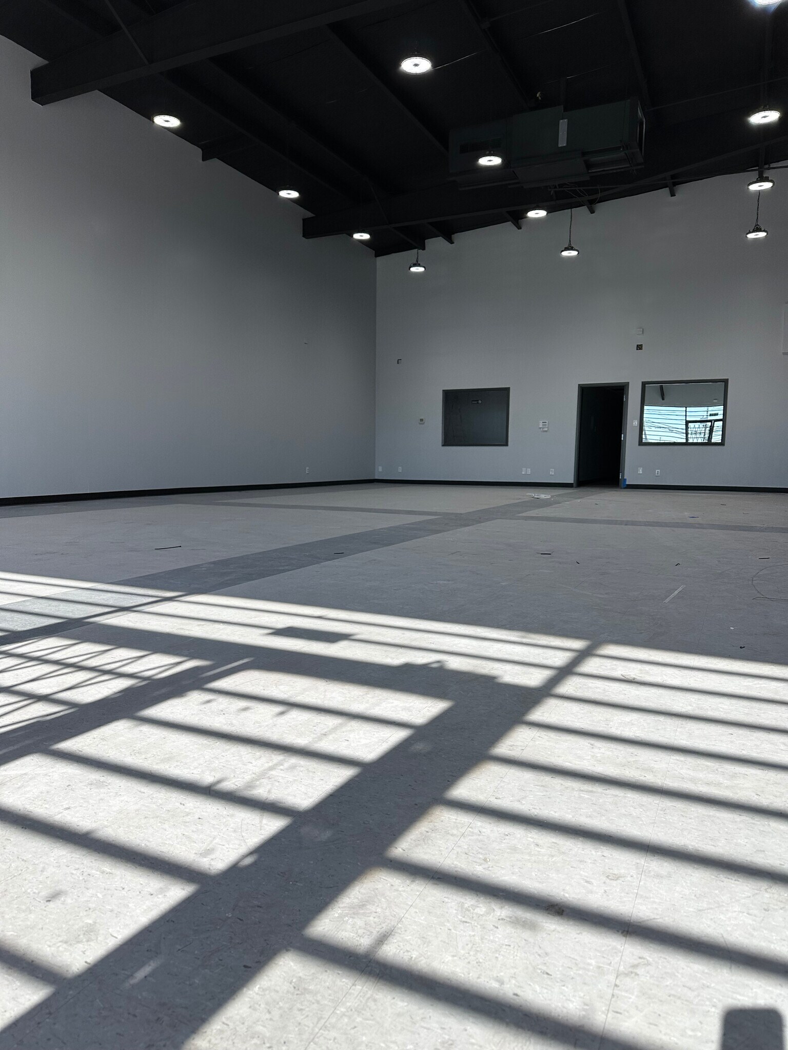 2605 Joe Field Rd, Dallas, TX for sale Interior Photo- Image 1 of 1