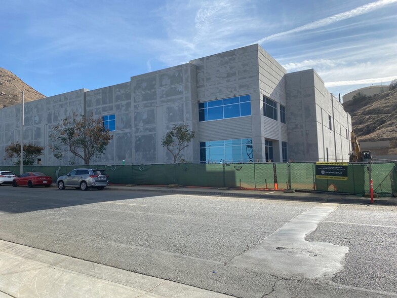 900 Marlborough ave, Riverside, CA for lease - Building Photo - Image 2 of 14