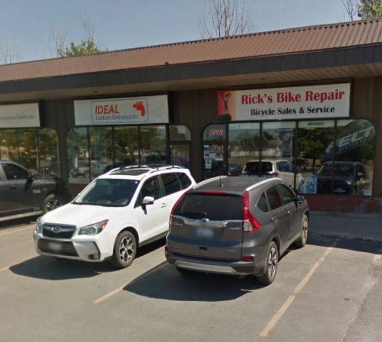 400 Elliott Ave, Kingston, ON for sale Primary Photo- Image 1 of 1