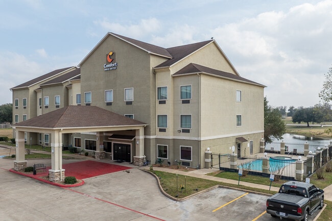 More details for 9345 Highway 6, Navasota, TX - Hospitality for Auction