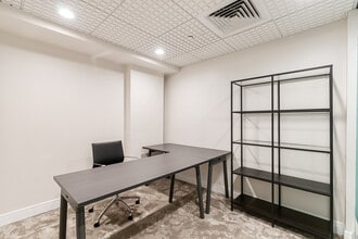 820 W 41st St, Miami Beach, FL for lease Interior Photo- Image 1 of 3