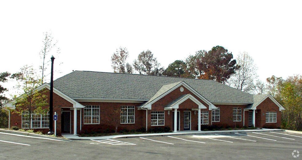 417429 Creekstone Rdg, Woodstock, GA 30188