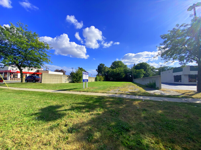 11548 E 10 Mile Rd, Warren, MI for sale - Aerial - Image 3 of 7