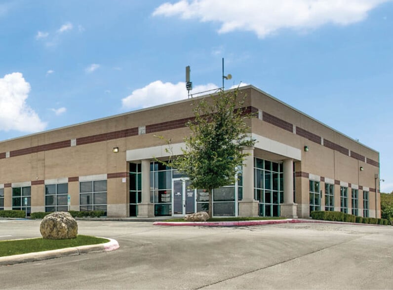 5800 Northwest Pky, San Antonio, TX for lease - Building Photo - Image 1 of 20