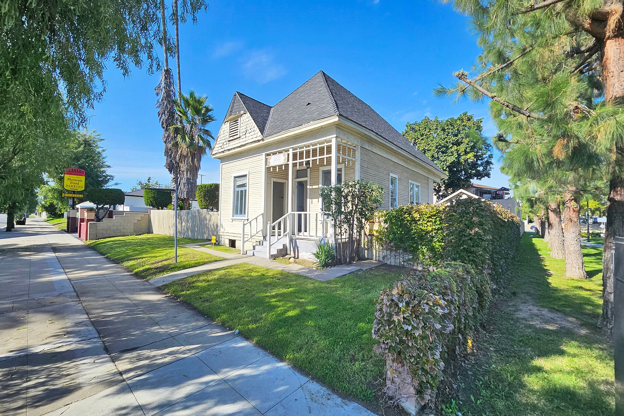 1101 W Burbank Blvd, Burbank, CA for lease Interior Photo- Image 1 of 32