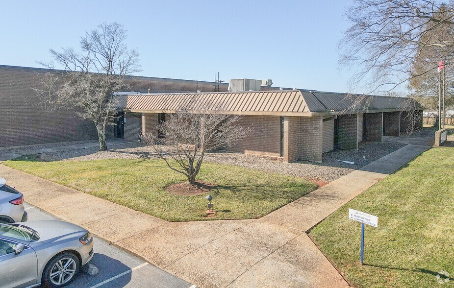 307 Simpson St, Conover, NC for sale - Primary Photo - Image 1 of 1