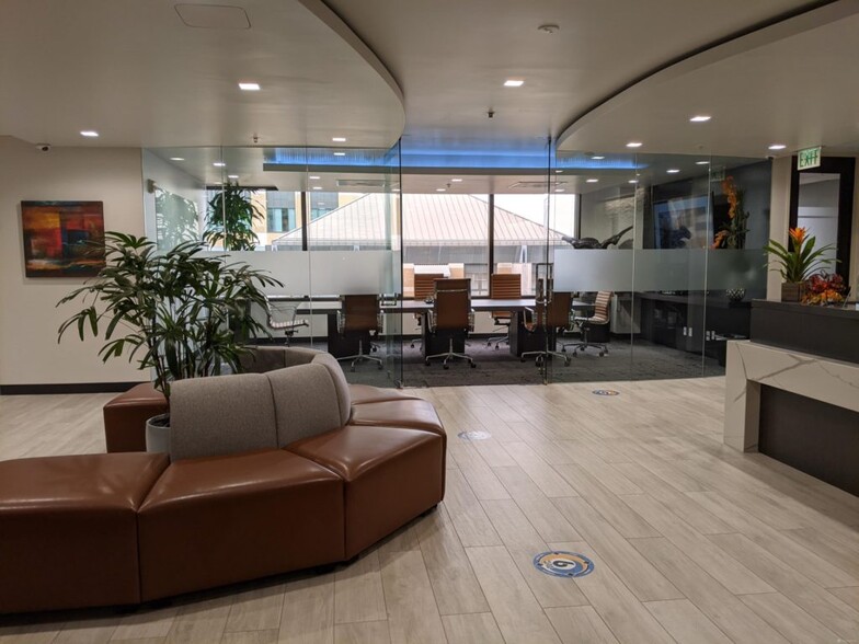 1300 Clay St, Oakland, CA for lease - Lobby - Image 1 of 10