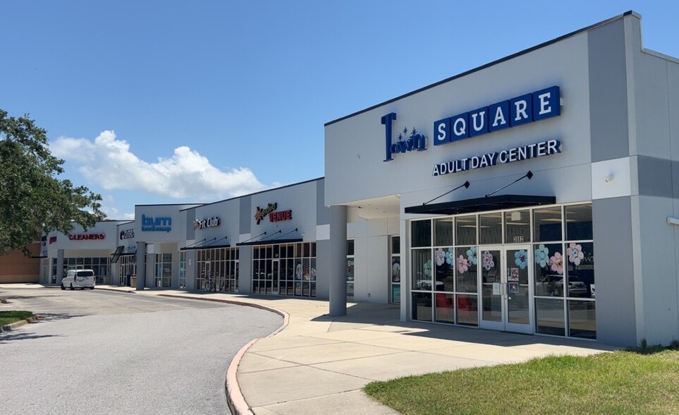 3840-3950 Central Sarasota Pky, Sarasota, FL for lease - Building Photo - Image 3 of 6